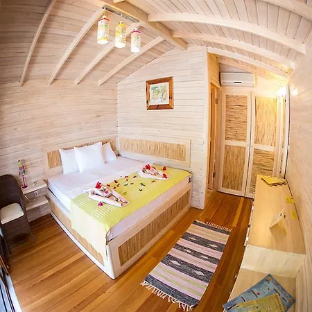 Sugar Club Hotel 3*